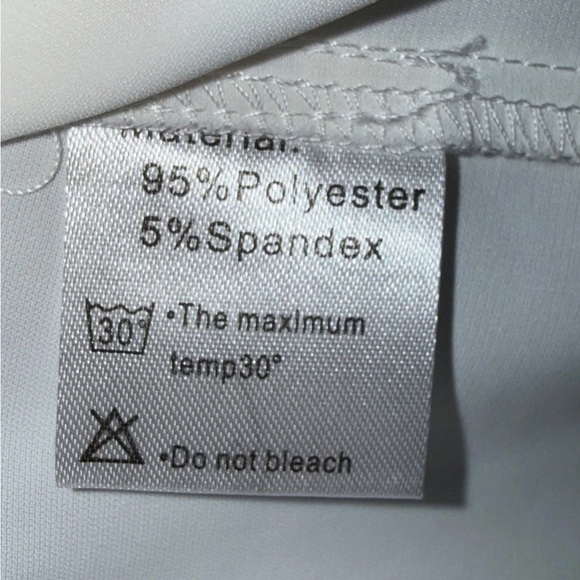 Auckland Women's White V-Neck Top NWT Sz XL - Picture 4 of 5